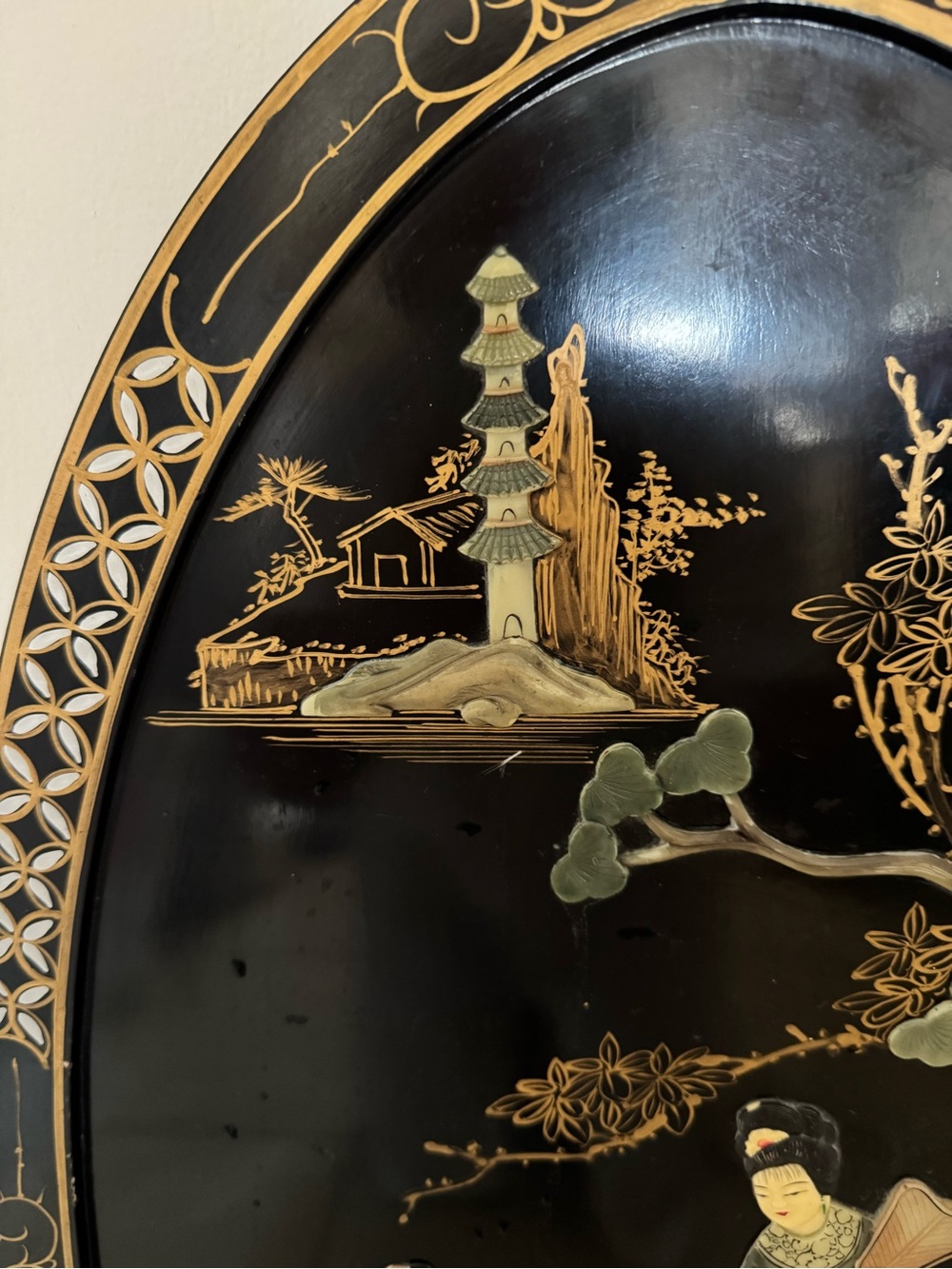 Vintage Japanese lacquer panel with mother -of pearl inlay and gold decoration. - Picture 3 of 6